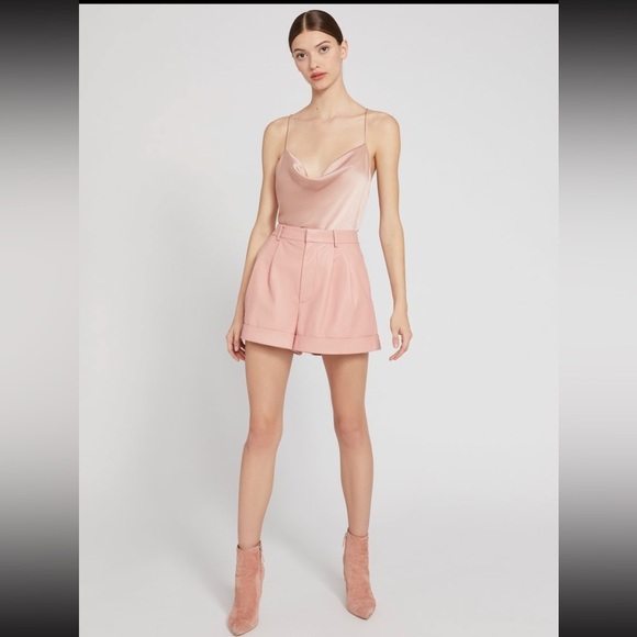 alice + olivia conry leather shorts size 6 NWT rose tan - Picture 2 of 4
